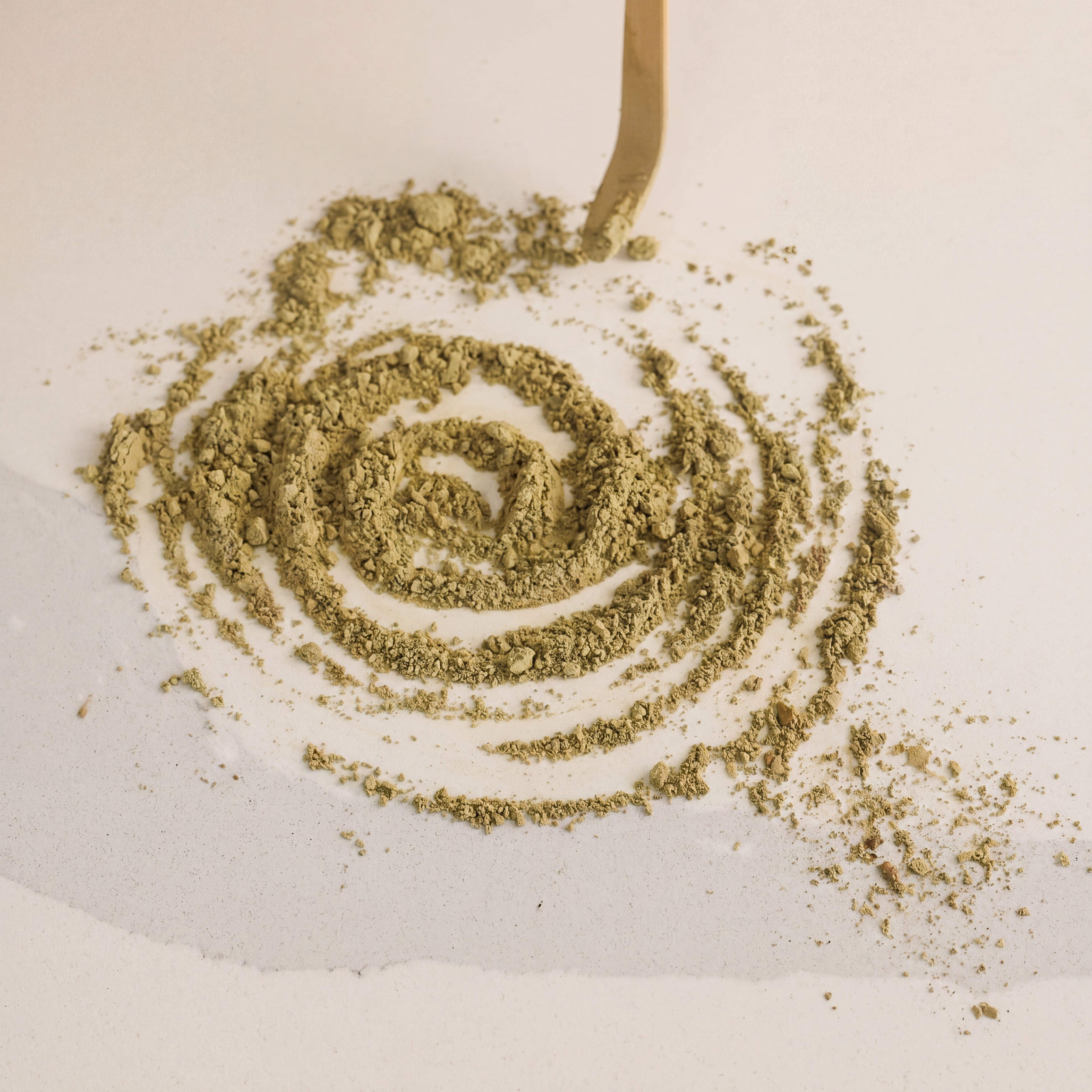 Light roast hojicha powder with a smooth texture and warm golden brown colour